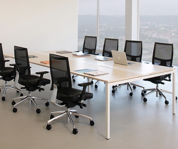 Конференційний стіл R17