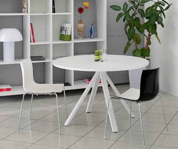 Конференційний стіл R18